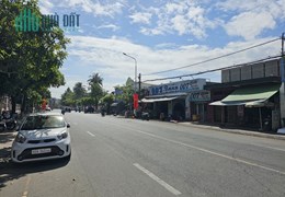 Bán nhà MT CMT8, Quyết Thắng, Biên Hòa: 4,4 x 21, giá 7,5 tỷ.