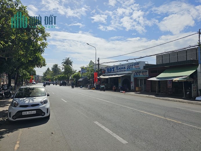 Bán nhà MT CMT8, Quyết Thắng, Biên Hòa: 4,4 x 21, giá 7,5 tỷ.