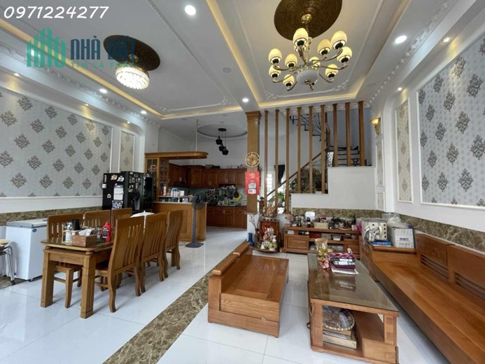 BÁN NHÀ ĐƯỜNG LINH ĐÔNG - THỦ ĐỨC
-75M2 [ 6.4 X 12 ] 4 TẦNG - 4 PHÒNG NGỦ 4 VỆ SINH
- NHÀ SỔ HỒNG