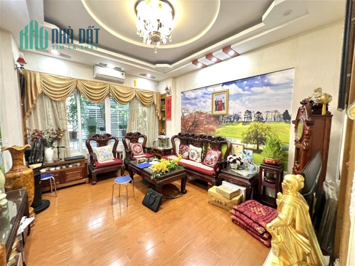 Bán Nhà Phân Lô Phố Trần Quốc Hoàn Quận Cầu Giấy. 45m Xây 6 Tầng Nhỉnh 12 Tỷ. Cam Kết Ảnh Thật Mô