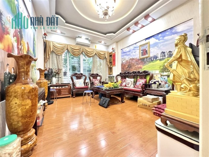 Bán Nhà Phân Lô Phố Trần Quốc Hoàn Quận Cầu Giấy. 45m Xây 6 Tầng Nhỉnh 12 Tỷ. Cam Kết Ảnh Thật Mô