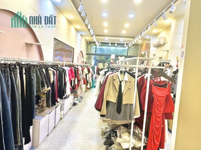 SANG GẤP SHOP THỜI TRANG TRUNG TÂM MUA SĂM SẦM UẤT ĐƯỜNG CMT8, PHƯỜNG 6, TÂN BÌNH