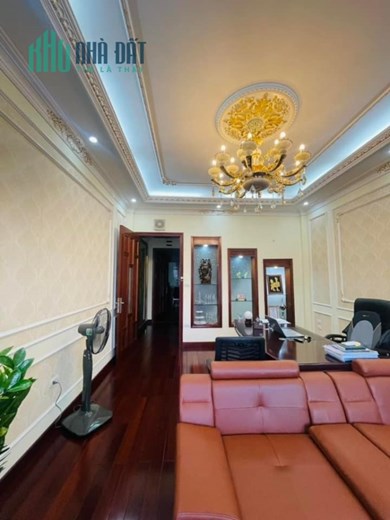 Bán Nhà Phân Lô Phố Trần Quốc Hoàn Quận Cầu Giấy. 70m Xây 5 Tầng Mặt Tiền 4,2m Nhỉnh 15 Tỷ. Cam Kết