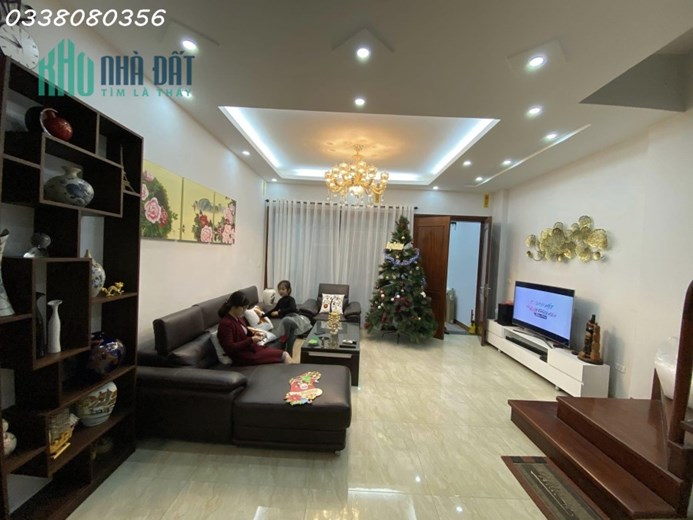 Bán nhà mặt phố Khương Thượng, DTXD40m2 x 5 tầng , giá chỉ 7,95 tỷ.