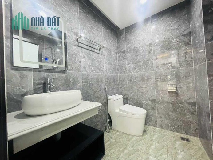 Trương Định nhà mới ở luôn 35m2-5t giá rẻ chỉ 3 tỷ 95. lh 0987136162