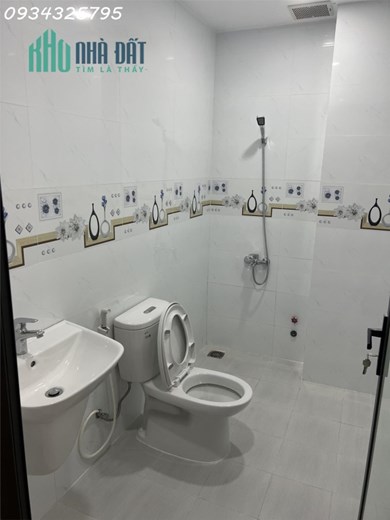 Nhà hẻm 10m Chu Văn An, P12, DT 4x16m, NH 5.5m, 5 lầu, 6PN, 7WC, giá 11 tỷ TL