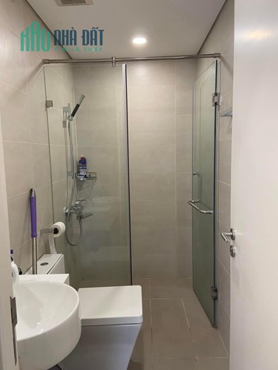 Cho thuê căn hộ Milennium, 132 Bến Vân Đồn, Phường 6, Quận 4 : -	Căn 70m2, 2PN, 2WC, Full nội thất