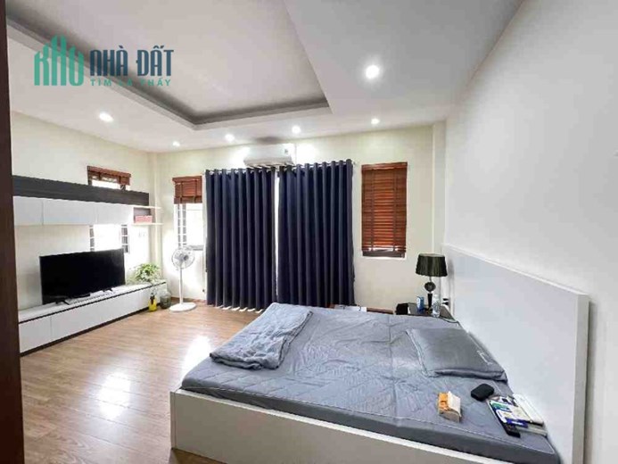 Giảm SỐC 1tỷ! Bán GẤP nhà Nguyễn Văn Cừ, lô góc full nội thất, ô tô, 65m x5T, nhỉnh 9tỷ