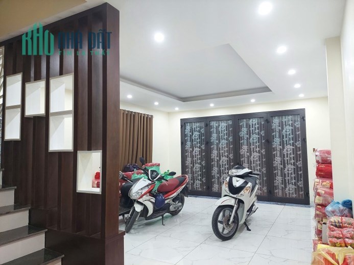 Giảm SỐC 1tỷ! Bán GẤP nhà Nguyễn Văn Cừ, lô góc full nội thất, ô tô, 65m x5T, nhỉnh 9tỷ