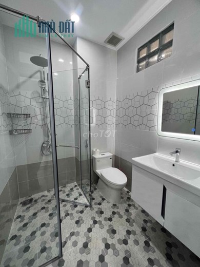 🔥 Nhà siêu đẹp 2 mặt tiền sát chợ Phạm Văn Hai - 3 tầng 4PN - hẻm 7m thông