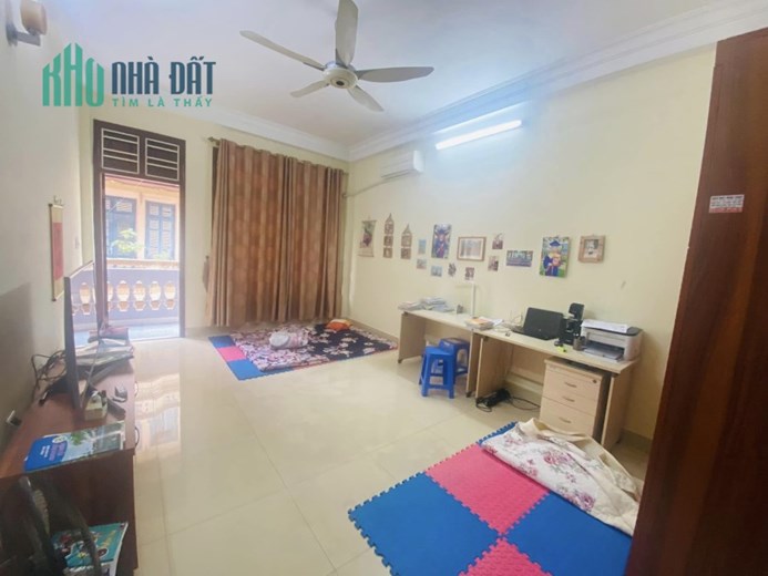 PHÂN LÔ TÔN ĐỨC THẮNG ĐỐNG ĐA 55M, 5T, MT 4M, VỈA HÈ OTO TRÁNH, KINH DOANH, NHỈNH 10 TỶ. 0937651883.