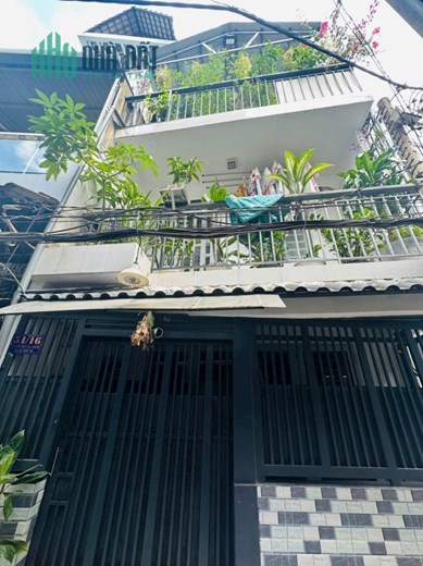 Bán nhà khu trung tâm P11 đúc thật 2.5 tầng DT 4.05 X 8.25m