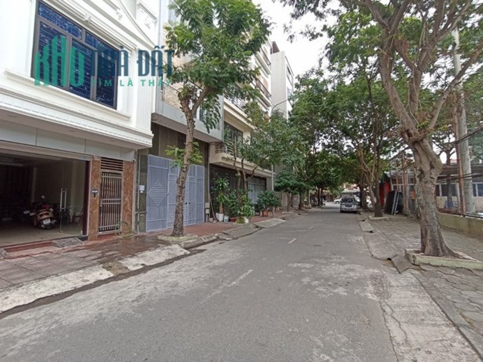 Bán liền kề Mậu Lương 50m2, 5 tầng, mặt tiền 4m
Nhà phân lô, vỉa hè, đường ô tô tránh nhỉnh 7 tỷ