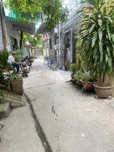 NHÀ BÁN hẻm 3M Nguyễn Xí, 3 tầng, 3pn 2wc, nhà mới đẹp, ở ngay. Giá 3,5 tỷ