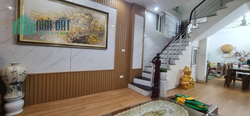 NHÀ ĐẸP PHỐ BỒ ĐỀ – DÂN XÂY NHÀ ĐẸP Ở NGAY TẶNG TOÀN BỘ NỘI THẤT – TIỆN ÍCH BẠT