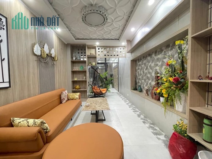 Nhà đẹp cần BÁN - Lạc Long Quân - Nhật Chiêu - ngõ nông oto đỗ gần - 38m x 6 Tầng - ở luôn