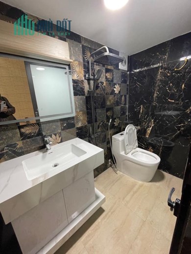 Nhà đẹp cần BÁN - Lạc Long Quân - Nhật Chiêu - ngõ nông oto đỗ gần - 38m x 6 Tầng - ở luôn