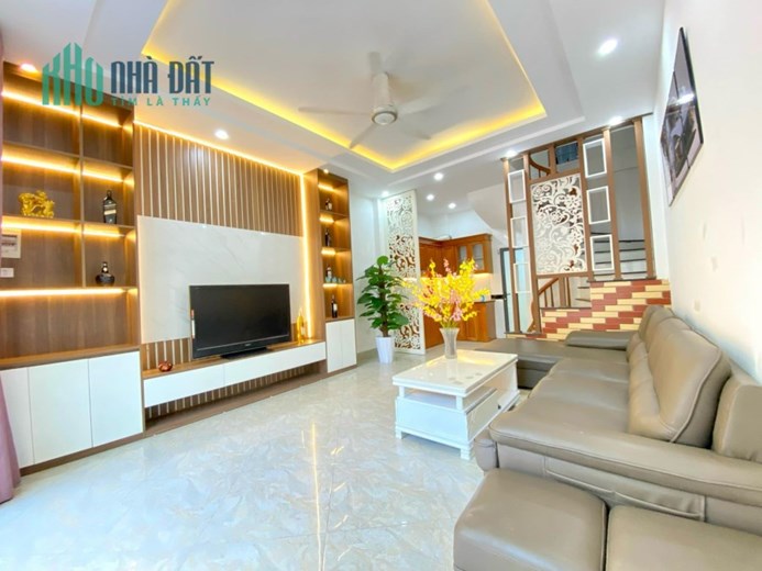 Mới đẹp ở ngay, Tặng full nội thất, Ngõ thông, sạch văn minh bán nhà Xã Đàn