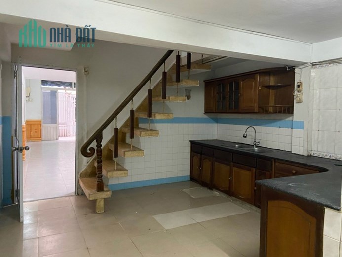♥ Nhà kiệt thẳng gần MT Lê Đình Dương 60m2; 3 tầng, 2,x tỷ