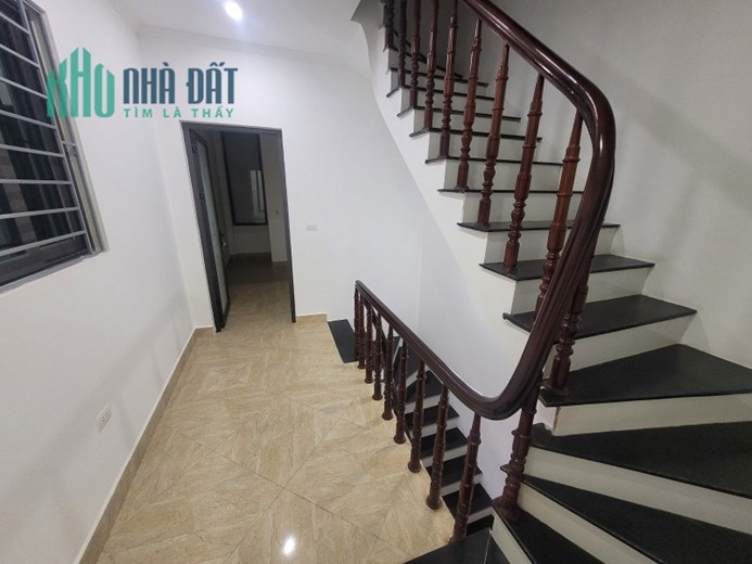 Bán nhà Định Công, Hoàng Mai. 45m2 x 5 Tầng. NGÕ NÔNG. SÁT PHỐ. 2 THOÁNG. Nhỉnh 5 Tỷ.