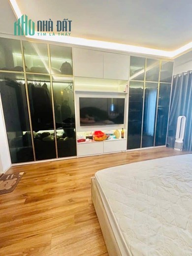 Bán Nhà Ngô Gia Tự gần chợ Diêm Gỗ, Long Biên 5T, 35m2 giá 2,95 tỷ