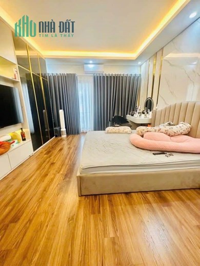 Bán Nhà Ngô Gia Tự gần chợ Diêm Gỗ, Long Biên 5T, 35m2 giá 2,95 tỷ