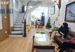 Bán nhà Phố Bồ Đề, quận Long Biên, nhà siêu đẹp, ở ngay, 42m giá nhỉnh 4 tỷ.