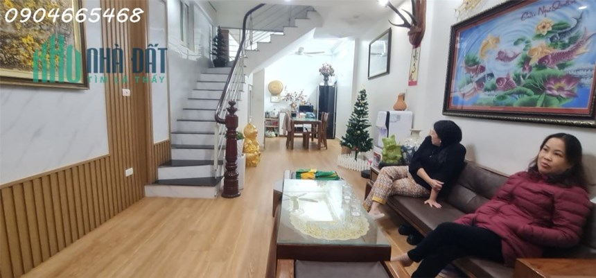 Bán nhà Phố Bồ Đề, quận Long Biên, nhà siêu đẹp, ở ngay, 42m giá nhỉnh 4 tỷ.