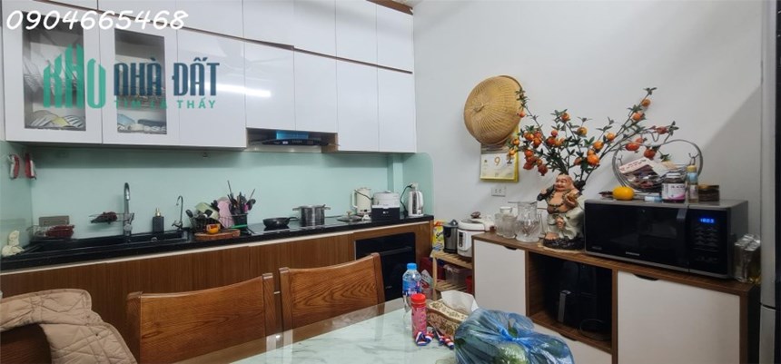 Bán nhà Phố Bồ Đề, quận Long Biên, nhà siêu đẹp, ở ngay, 42m giá nhỉnh 4 tỷ.