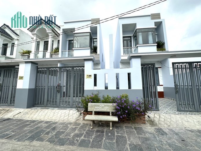 Bán nhà 1T1L gần chợ Mỹ Hạnh Nam - Đức Hoà - Long An, 125m2 SHR 2.6 tỷ. Lh:0393596261