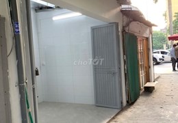 Chính chủ cần bán nhà tập thể tầng 1 có 2 mặt tiền, để ở và kinh doanh tại số 5 đường Nguyễn