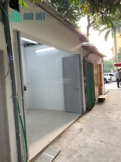 Chính chủ cần bán nhà tập thể tầng 1 có 2 mặt tiền, để ở và kinh doanh tại số 5 đường Nguyễn