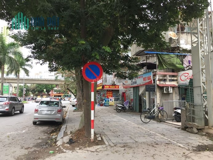 Chính chủ cần bán nhà tập thể tầng 1 có 2 mặt tiền, để ở và kinh doanh tại số 5 đường Nguyễn