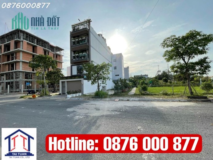 Bán đất biệt thự 250m2 kế Sadeco Phước Kiển Nhà Bè. DT 10mx25m, MT đường 20m. Sổ hồng công chứng