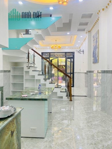 Nhà mới Lê Văn Qươí Bình Tân 3 tầng BTCT HXH chỉ 5 tỷ nhỉnh.
