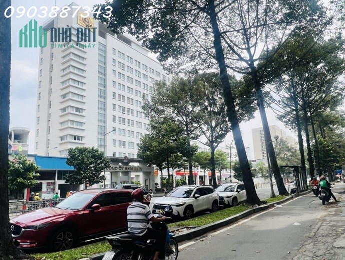 Bán Nhà Hẻm XH Thông - Đường Trần Hưng Đạo - Quận 1 - 80m2- Gía Chỉ 14Tỷ Xíu TL.