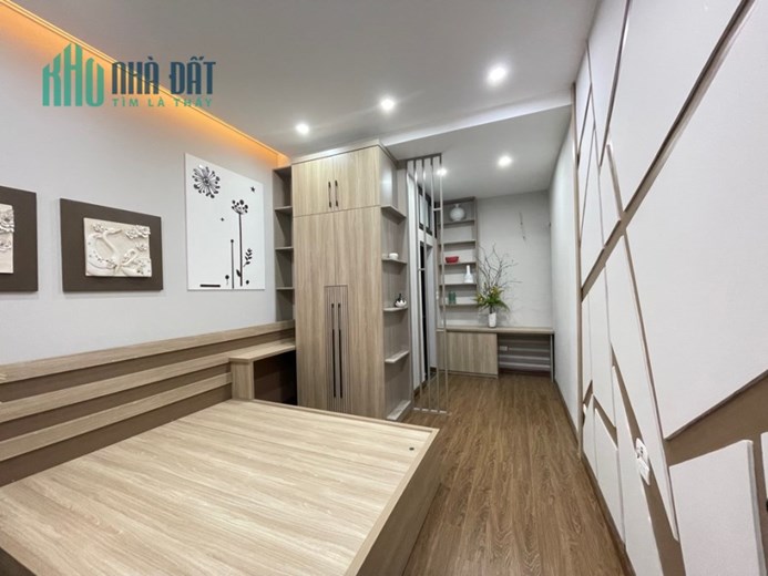 Nhà đẹp Nguyễn Văn Cừ, Long Biên, 63m x 4 tầng, MT 4m, ô tô đỗ cửa, 7 tỷ 8