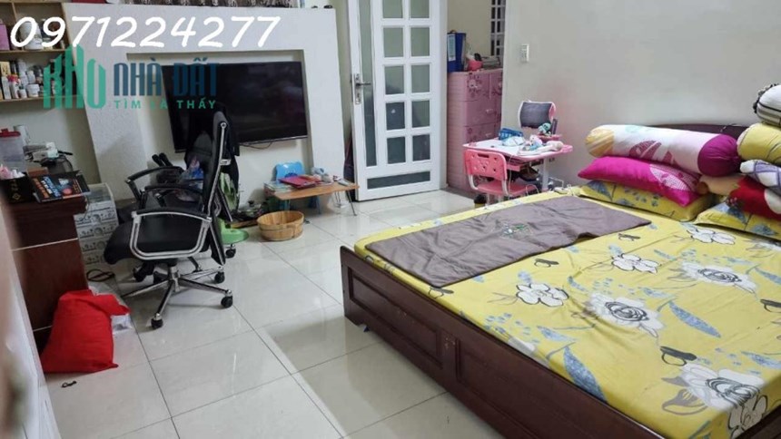 BÁN NHÀ ĐƯỜNG LÊ THỊ HOA - BÌNH CHIỂU -THỦ ĐỨC
NHÀ 115M2 [ 5 X 23 ] 3 TẦNG , 3PN , 3WC ,Ô TÔ NGỦ