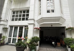 Bán nhà biệt thự phố Cửa Bắc,Quán Thánh 170m2,mt 8,5m x 5 t đẹp giá 43 tỷ