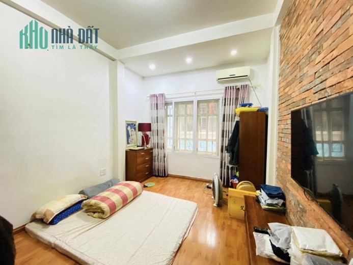 Bán Nhà Phân Lô Phố Trần Quốc Hoàn Quận Cầu Giấy. 40m Xây 5 Tầng Giá 10 Tỷ. Cam Kết Ảnh Thật Mô Tả