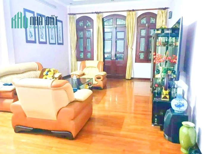 Bán Nhà Phân Lô Phố Trần Quốc Hoàn Quận Cầu Giấy. 69m Xây 5 Tầng Mặt Tiền 4.6m Nhỉnh 17 Tỷ. Cam Kết
