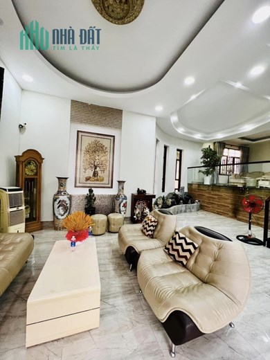 Bán biệt thự Q8 hơn 900m2 thổ cư - 4 tầng Đẹp Sang - Hiếm tại vị trí trung tâm