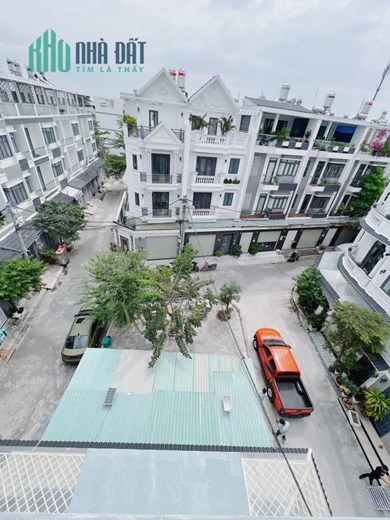 Bán biệt thự phố khu dân cư Petechim - Phú Xuân, Nhà Bè,tặng full nội thất,SHR