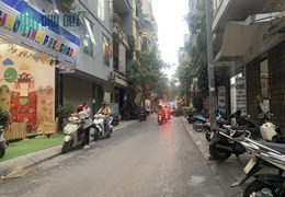 bán mảnh đất Ngọc Lâm, 241m, lô góc , vỉa hè, ôtô dừng đỗ ngày đêm