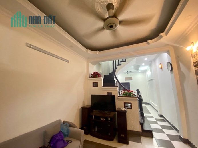 chính chủ  cần bán nhà Minh Khai 45m2-4 tầng giá 3 tỷ 95.lh 0987136162