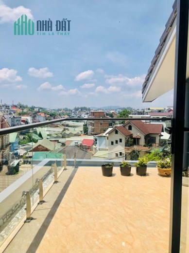 Cần bán gấp biệt thự đẹp Có thang máy mặt tiền đường Trần Khánh Dư phường 8 Đà Lạt.
