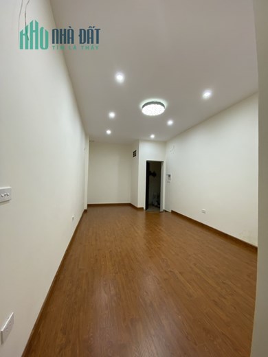 CHỈ 1,25 tỷ có ngay căn hộ tập thể tầng 2 32m2, thiết kế long lanh 5 sao ngay gần phố, ô tô đỗ cổng,