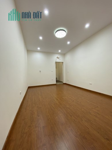 CHỈ 1,25 tỷ có ngay căn hộ tập thể tầng 2 32m2, thiết kế long lanh 5 sao ngay gần phố, ô tô đỗ cổng,