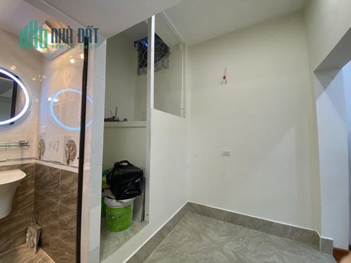 CHỈ 1,25 tỷ có ngay căn hộ tập thể tầng 2 32m2, thiết kế long lanh 5 sao ngay gần phố, ô tô đỗ cổng,