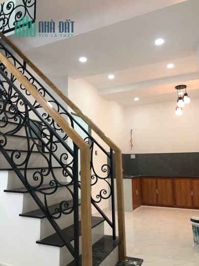 Bán nhà kế Lê Văn Sỹ Phường 1 Tân Bình, Ngang 4m, 5 Tầng, Ô tô đậu, giá rẻ